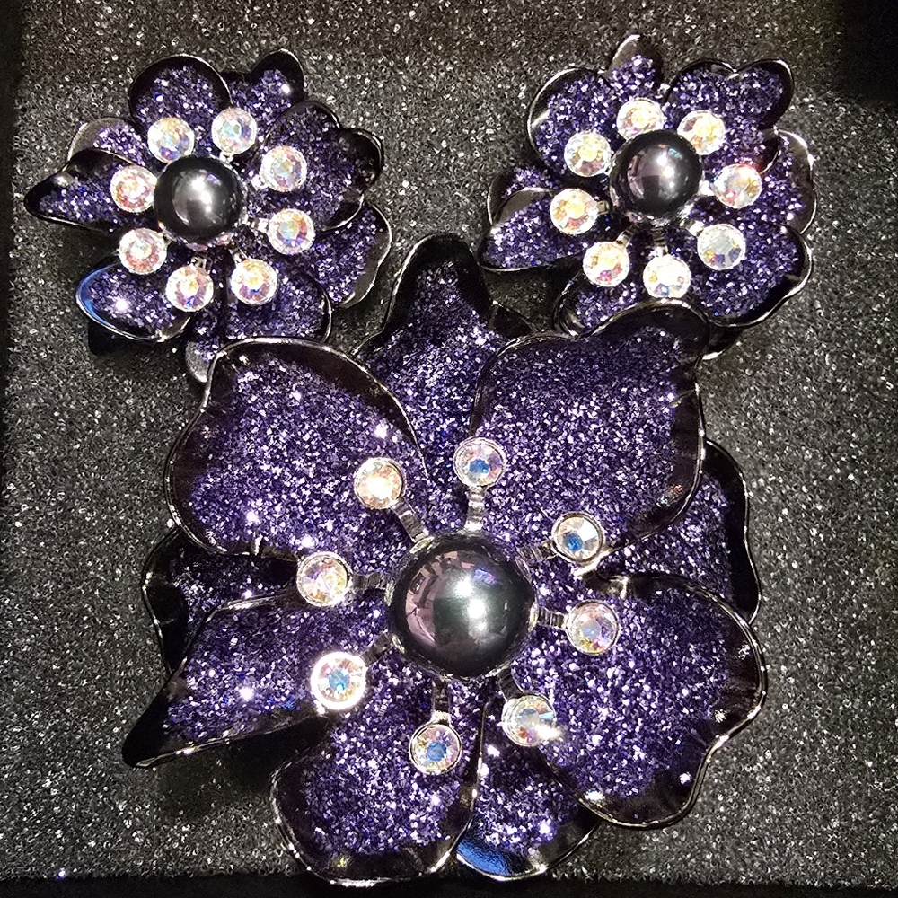 NWOT Joan Rivers flower collection